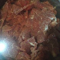 之【桃仁西芹滑炒牛肉】#核美味相会#的做法图解3