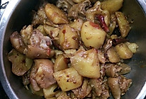 土豆炖猪蹄的做法