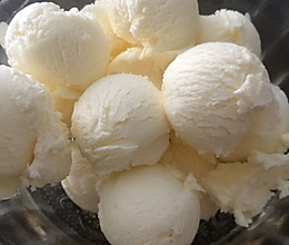 超级易做又好吃的奶香冰激凌的做法