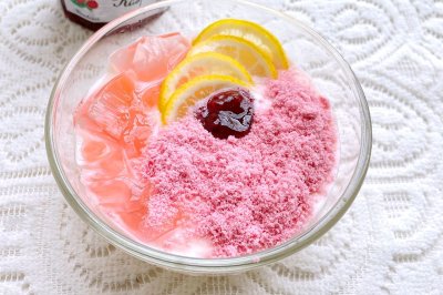 树莓果酱酸奶