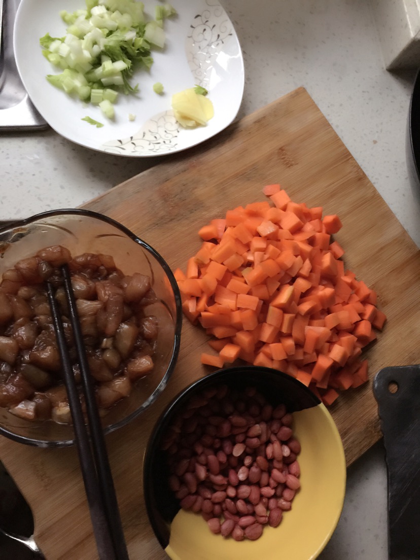 营养美味宫保鸡丁的做法图解1