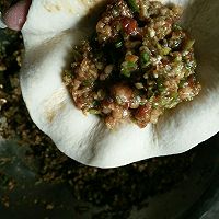 猪肉芹菜包子的做法图解5