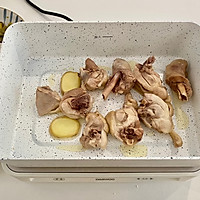 酸菜鸡肉的做法图解2