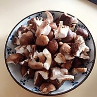 家常菜之花菇炖粉条的做法图解1
