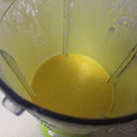 金沙咸蛋黄南瓜浓汤的做法图解5