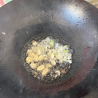 咸蛋黄炒南瓜的做法图解3