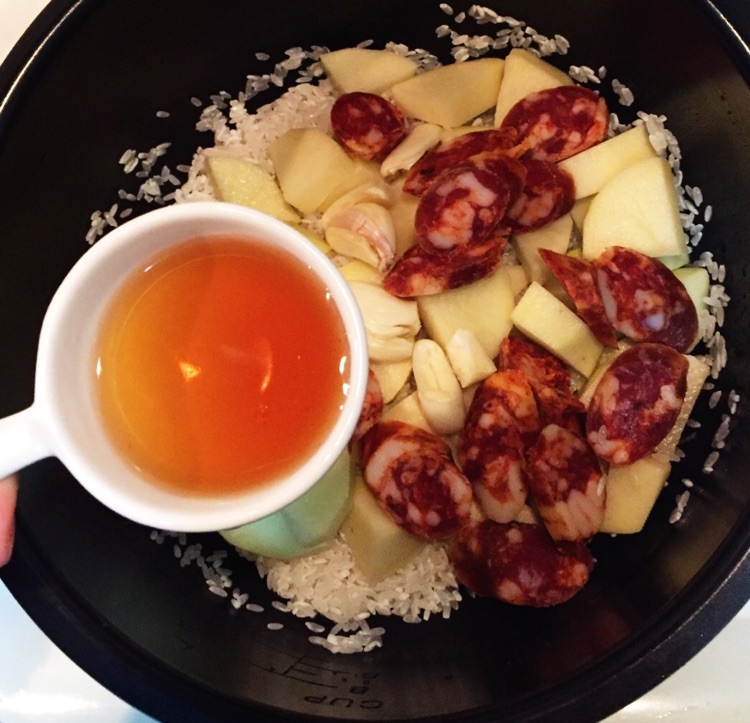 #苏泊尔智能电饭煲#土豆腊肠焖饭的做法图解5