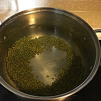南瓜绿豆汤的做法图解4