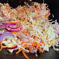 #葱伴侣豆瓣酱能蘸善炒#酱香家常炒面，香辣可口早餐宵夜的做法图解5