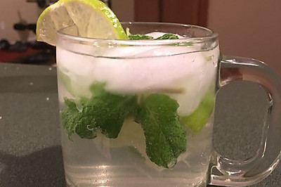 在家自制莫其托鸡尾酒mojito（非专业)