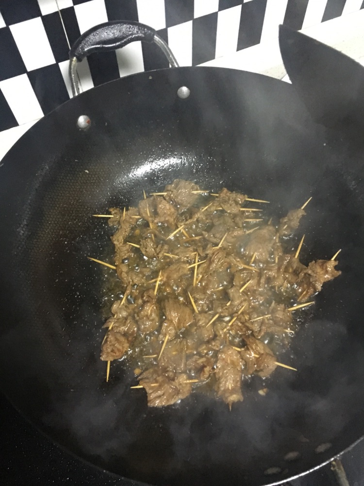 牙签牛肉的做法图解3