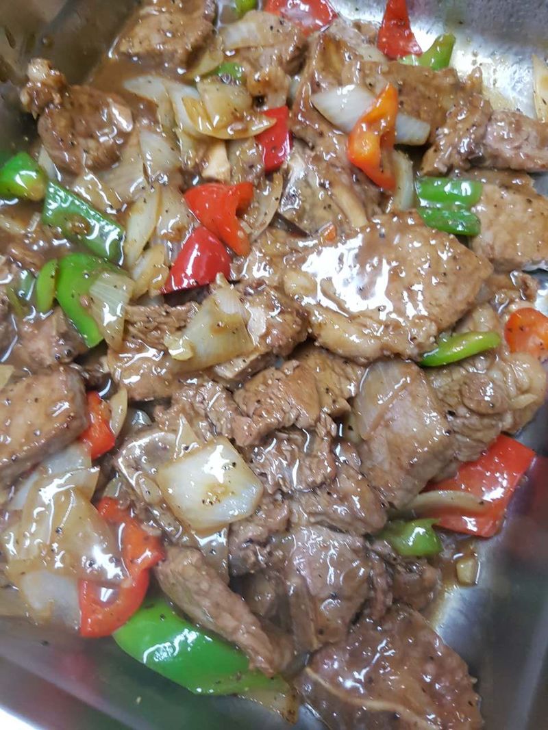 Beef ribs with black pepper