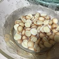 莲子百合糖水的做法图解1