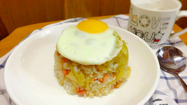 酸菜里脊肉炒饭   简单美味的做法