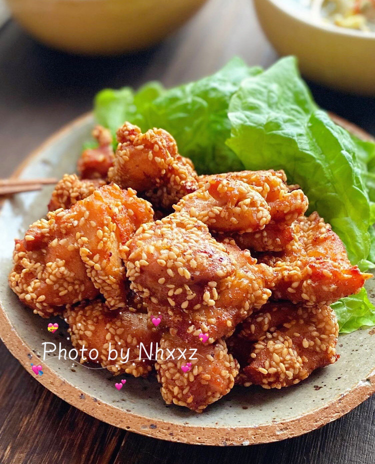 蒜香芝麻炸鸡的做法