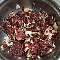 牛肉炖柿子的做法图解1