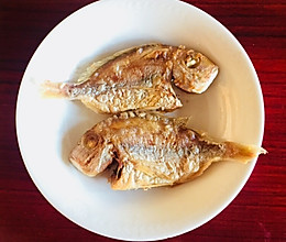 「快手菜」油煎赤棕鱼的做法