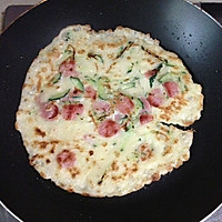 黄瓜火腿鸡蛋饼的做法图解2