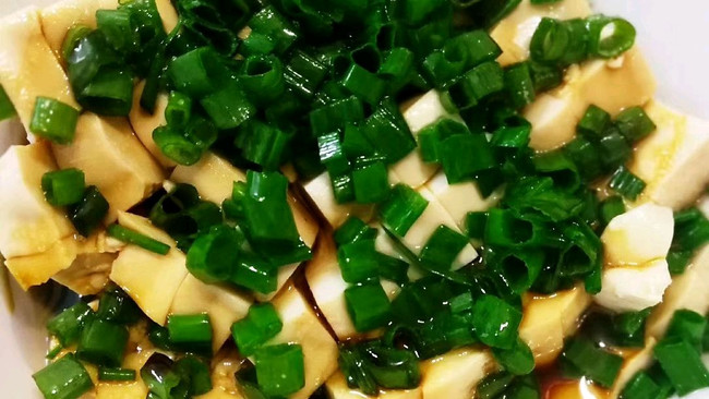 #精品菜谱挑战赛#小葱拌豆腐的做法