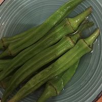 凉拌秋葵条的做法图解3