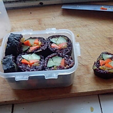 黑米低卡路里海苔寿司卷