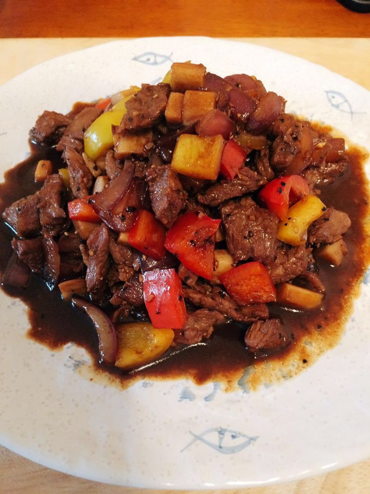 杏鲍菇黑椒牛肉粒的做法