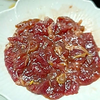 小炒牛肉片#为爱下厨 七夕橄浪漫#的做法图解3