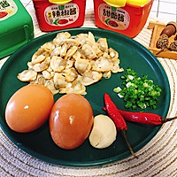 #一勺葱伴侣，成就招牌美味#鲜香滑嫩简单好吃的蛤蜊肉炒鸡蛋的做法图解1