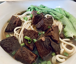 【红烧牛肉面】新手也可以做大餐的做法
