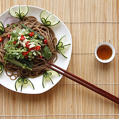 红红火火过大年之开胃餐前菜---酸辣蕨根粉 