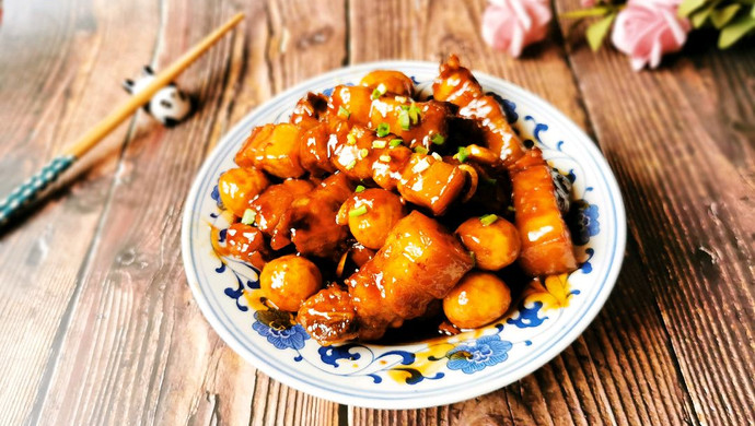 虎皮鹌鹑蛋红烧肉