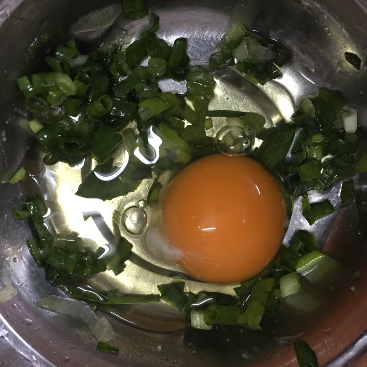 香葱鸡蛋藕汁煎饼的做法图解5