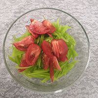 #爽口凉菜，开胃一夏！#凉拌番茄莴笋的做法图解4