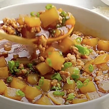 入门下饭菜 烧土豆丁，汁能吃两碗