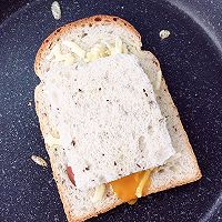 十分钟快手早餐：煎火腿鸡蛋吐司的做法图解7