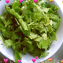 芹菜叶也可以吃哦~