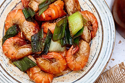 爆炒螺丝虾：经典菜系，只需最简单的烹饪方式。