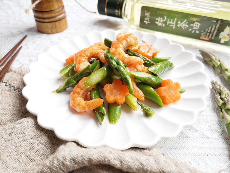 芦笋虾仁，低脂又美味，简单一炒就能上桌的做法