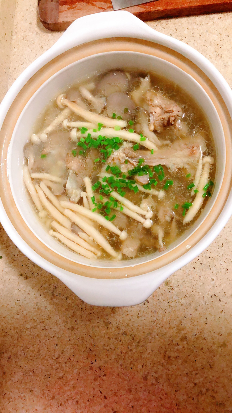 猪棒骨菌菇汤的做法