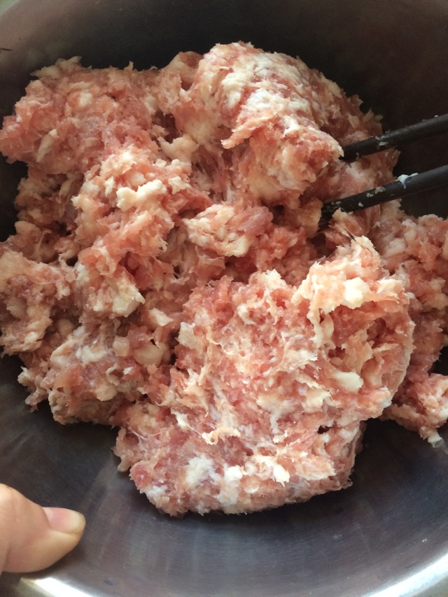 猪肉馅饼的做法图解2