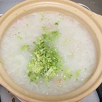 #相聚组个局#虾仁蟹柳粥的做法图解5