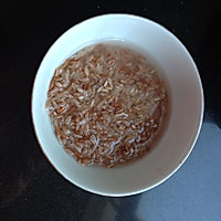 红米养生粥的做法图解2
