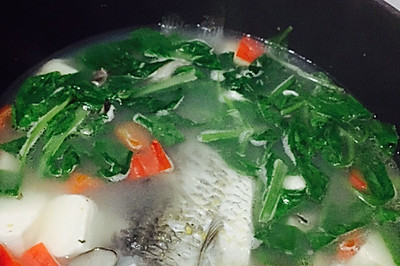 鲜菇鲫鱼豆腐汤