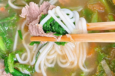 番茄牛肉辣米线，好吃开胃又满足！