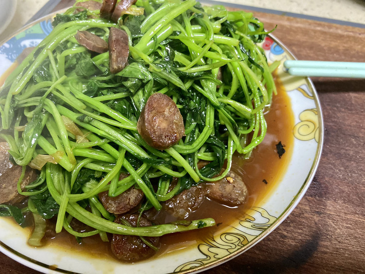 芥兰苗炒腊肠 快炒菜的做法