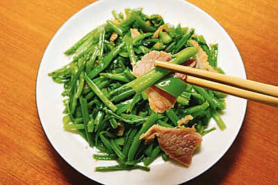 空心菜杆炒肉片