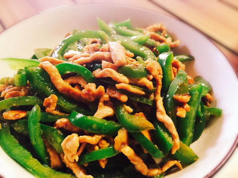 Shredded pork with green pepper