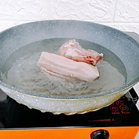 #宅家厨艺 全面来电#不加一滴油的腐乳焖五花肉的做法图解1