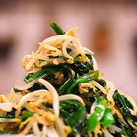 韭菜炒绿豆芽—迷迭香的做法图解5