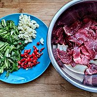 香菜拌牛肉的做法图解2